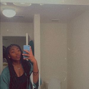 Meet your Posher, Kayla